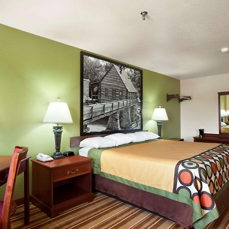 Super 8 By Wyndham Macon Motel Exterior photo