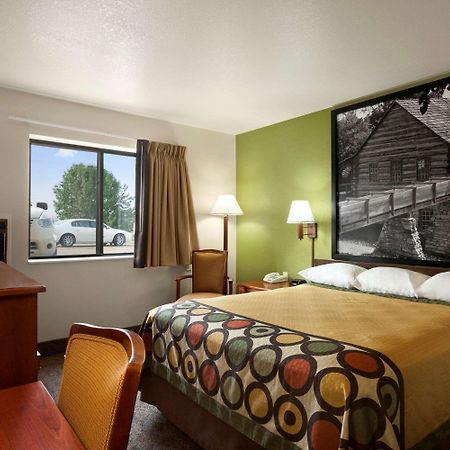 Super 8 By Wyndham Macon Motel Exterior photo