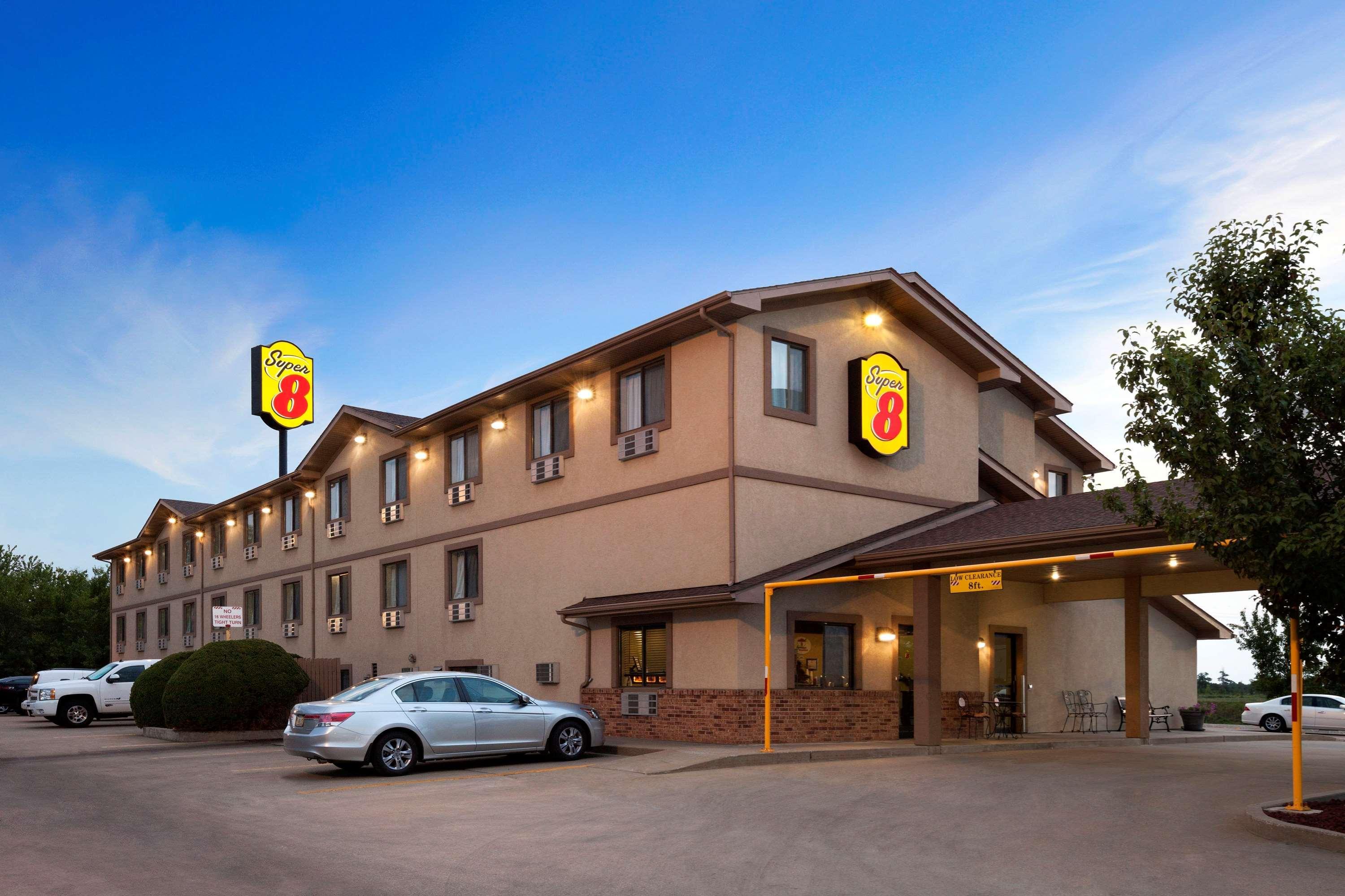 Super 8 By Wyndham Macon Motel Exterior photo