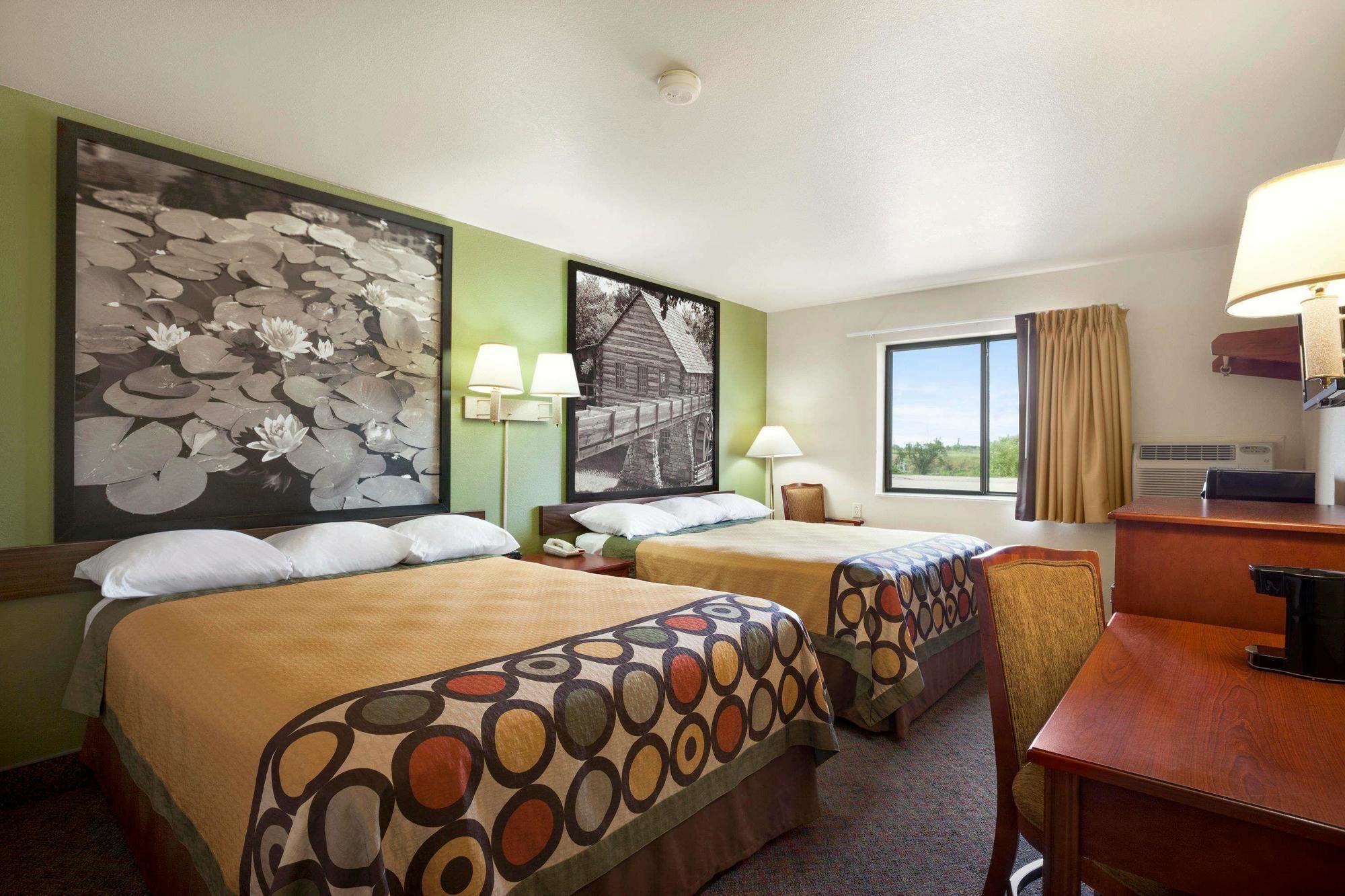 Super 8 By Wyndham Macon Motel Exterior photo
